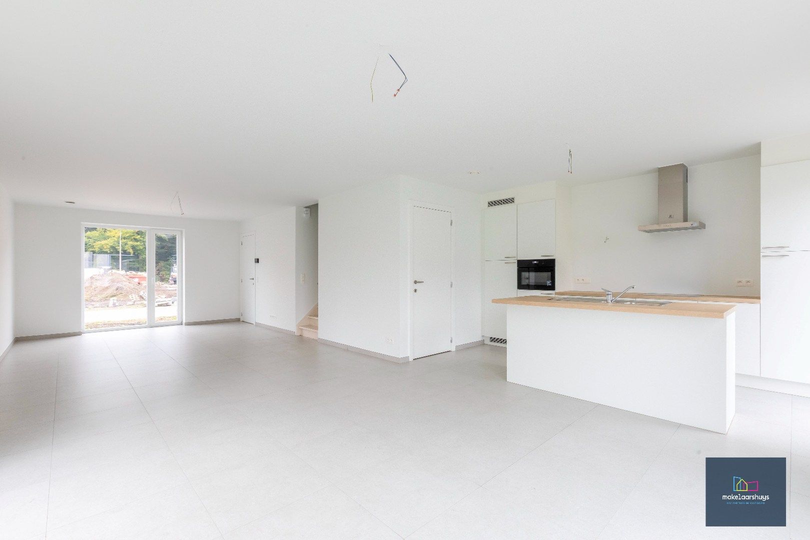 Energiezuinige nieuwbouwwoning met 3 slaapkamers , tuin en staanplaats foto 7