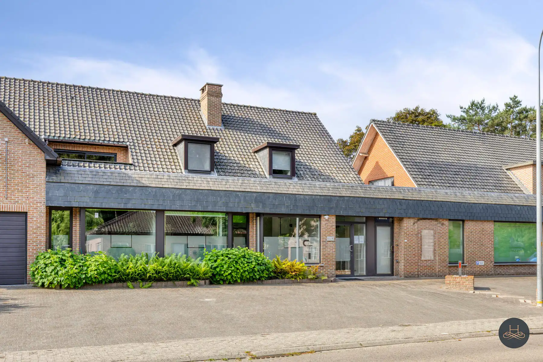 Ruim handelspand met vele mogelijkheden foto 2