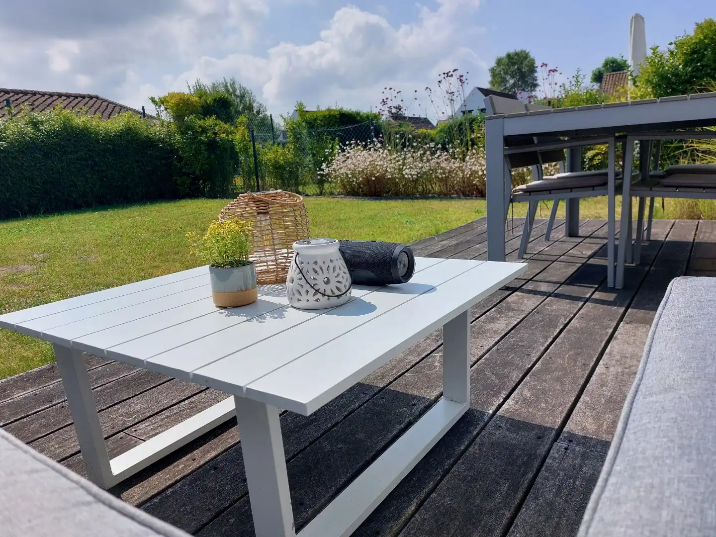 Te koop: hip en lichtrijk vakantiehuis in groen en rustig domein foto 3