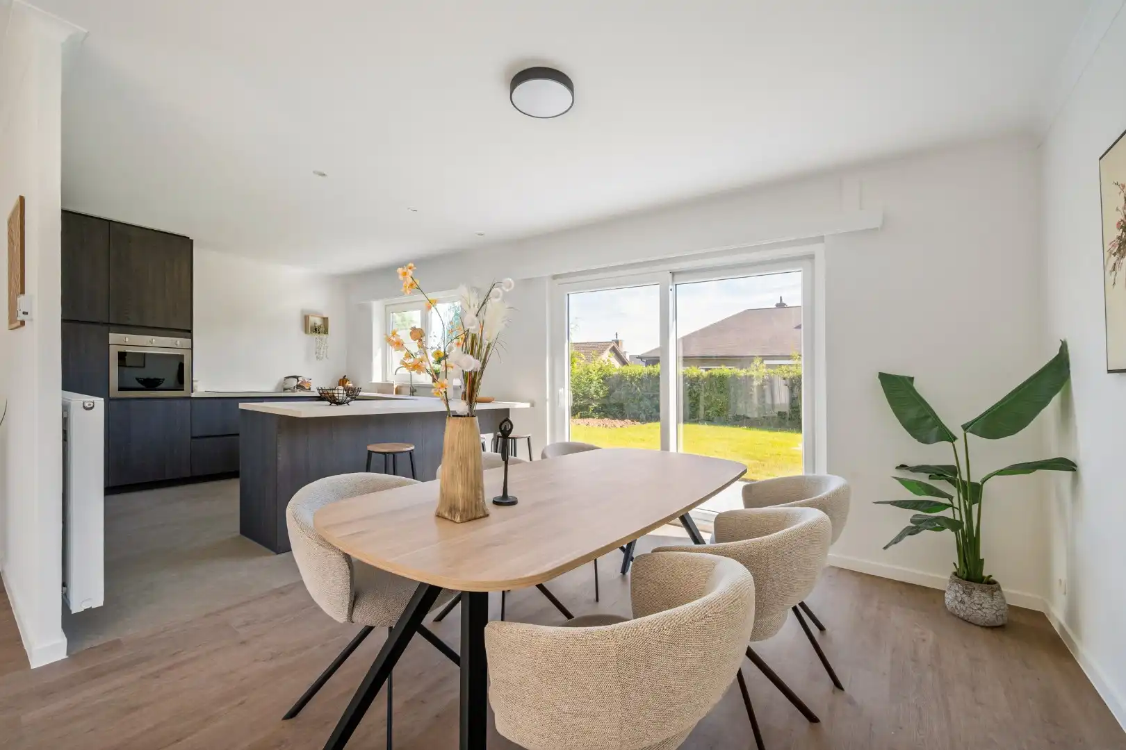 Instapklare gelijkvloerse open woning met 3 slaapkamers en garage in Marke foto 7