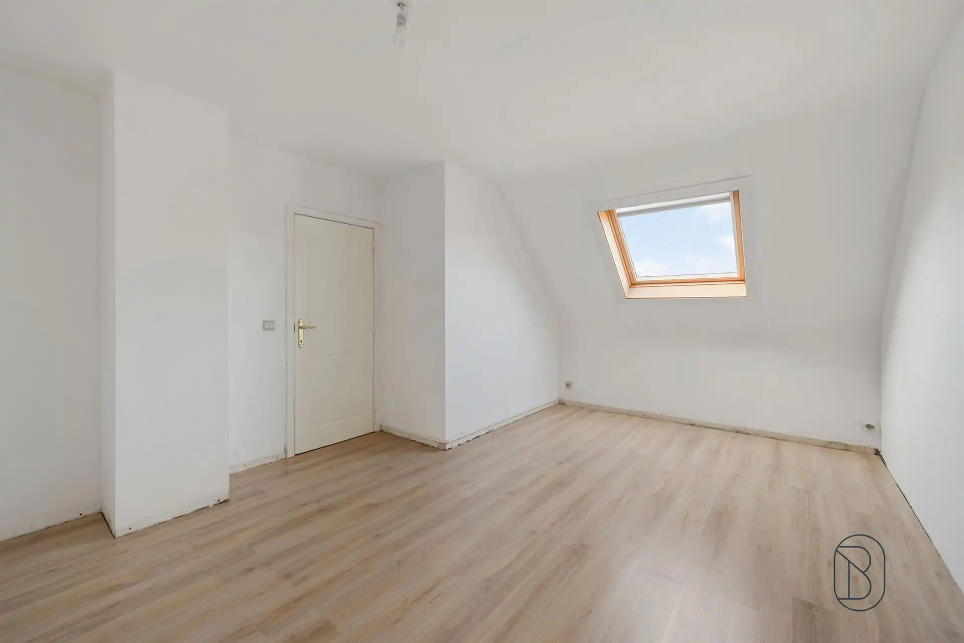 Ruime instapklare woning met 4 slpk, garage en tuin in Heule foto 20