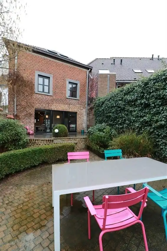 Voormalige patriciërswoning met 3 slpk., prachtige tuin en garage foto 3