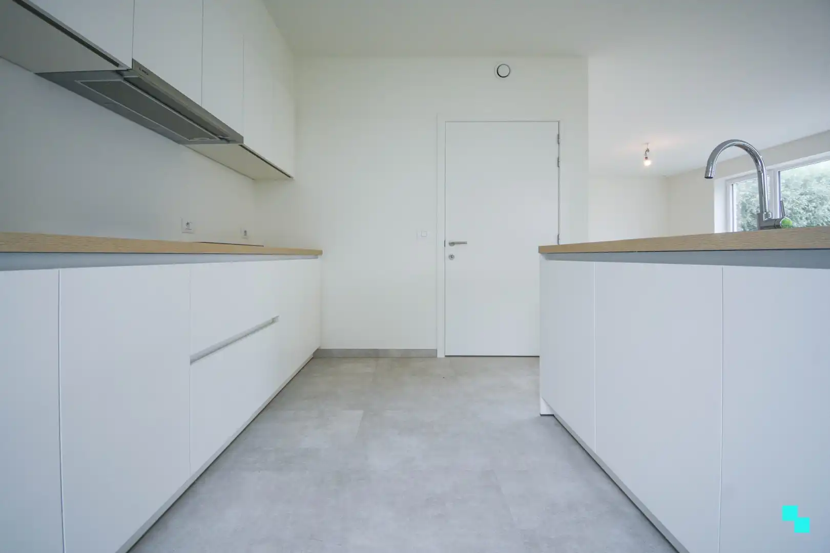Gelijkvloers nieuwbouw appartement in dorpskern Gits foto 6