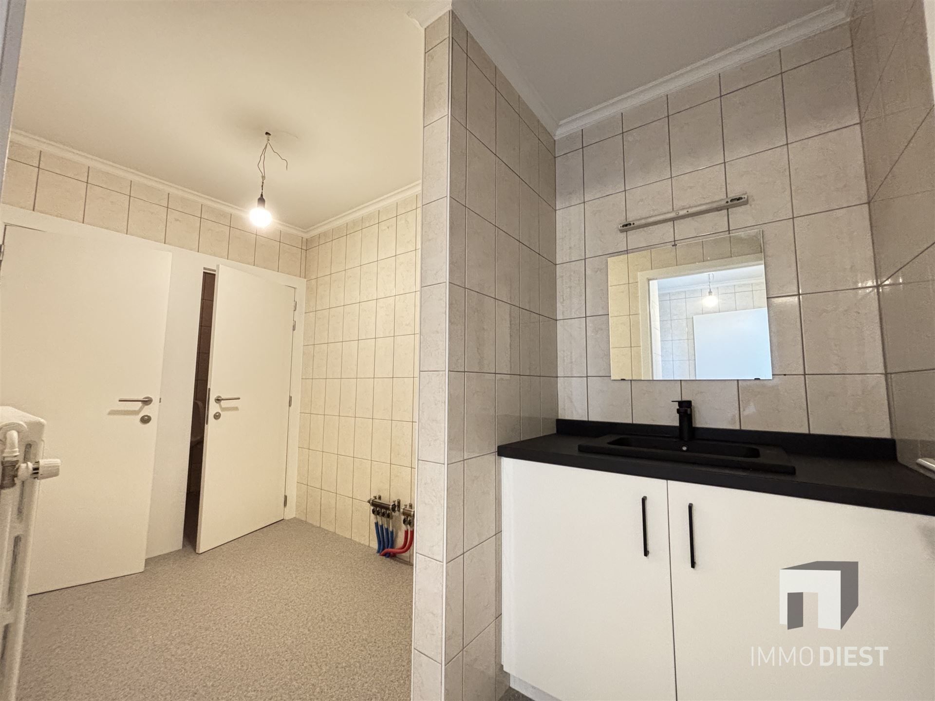 Gerenoveerd bedrijfsgebouw gelegen op het industrieterrein van Tessenderlo-Ham foto 21