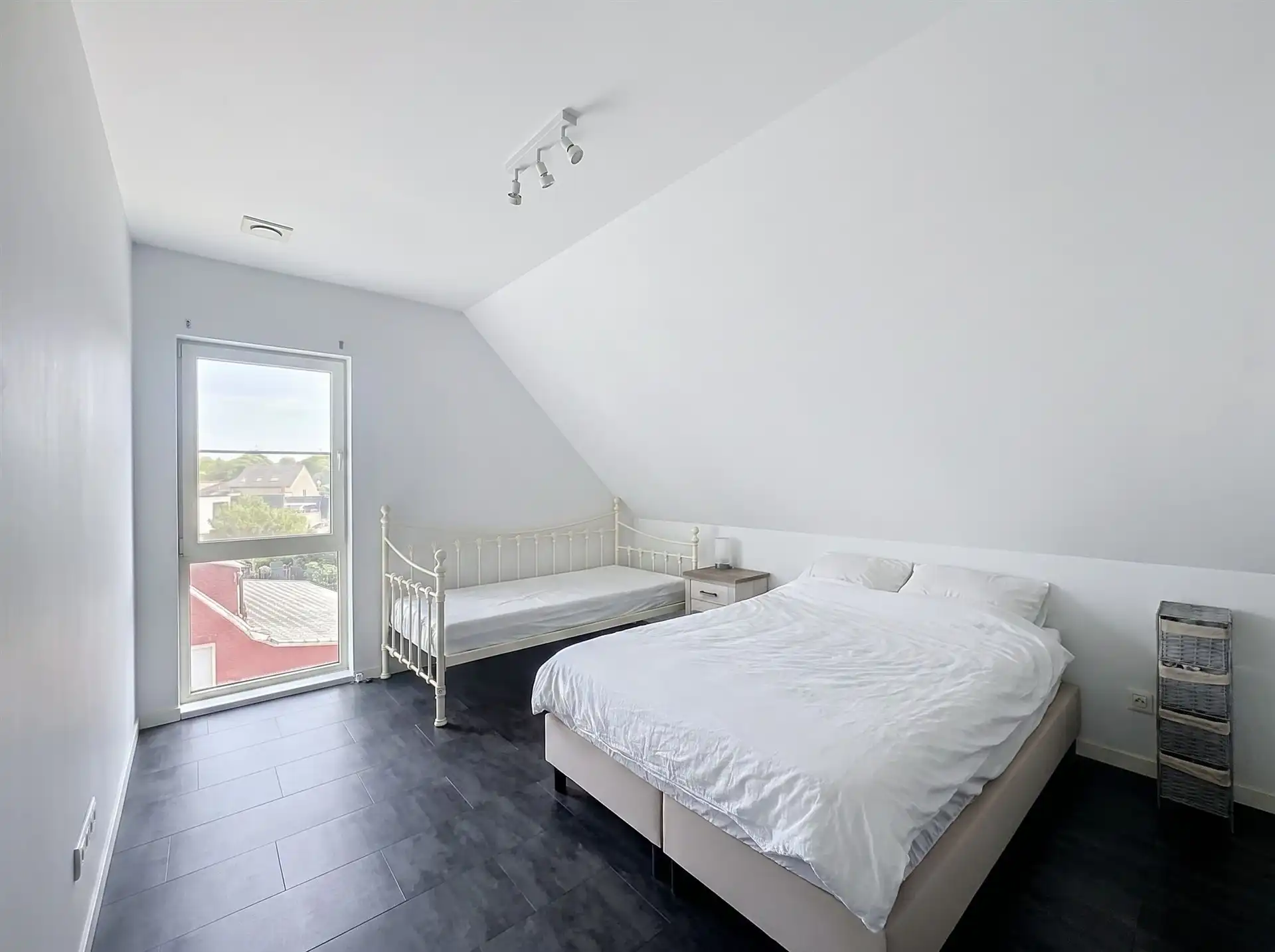 3 slaapkamer appartement met ruim terras en 2 autostaanplaatsen foto 14