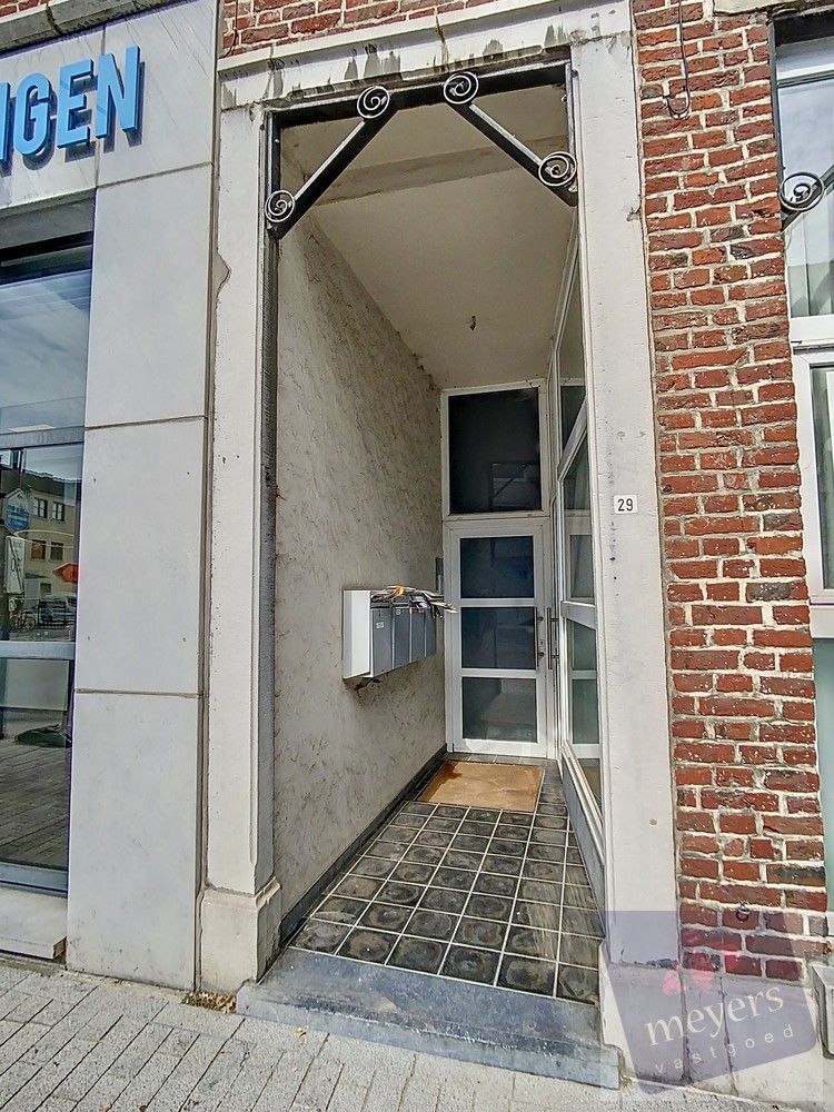 Unieke kans in het hart van Sint-Truiden – woning met dubbele ingang en tal van mogelijkheden! foto 3