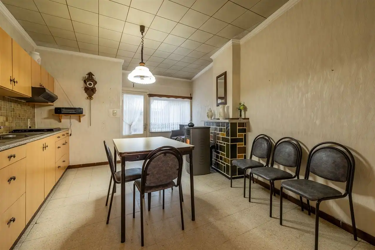 Op te frissen rijwoning, ideaal voor starters foto 10