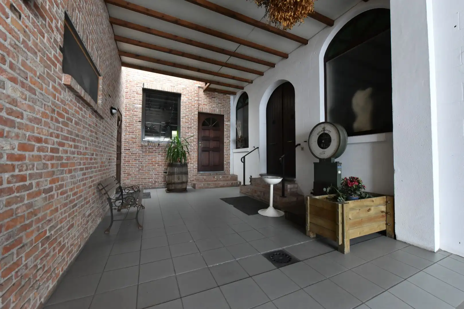 Loft | Gezellige goed onderhouden duplex - appartementje met groot privaat terras in centrum | Verhelststraat foto 10