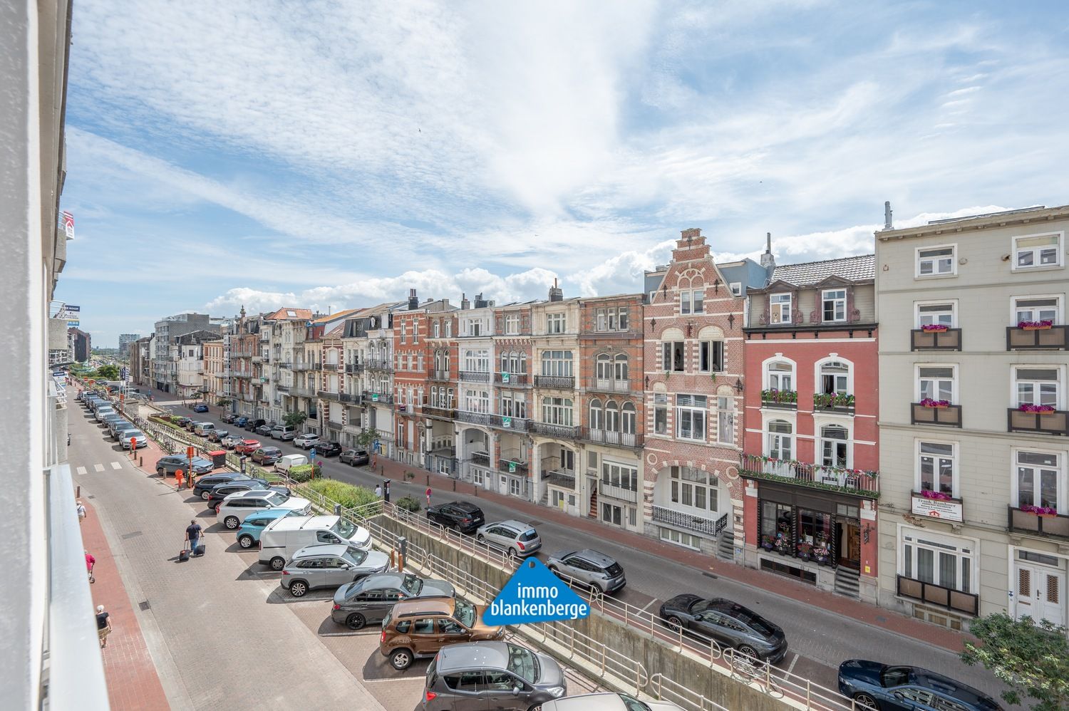 Lichtrijk en gemeubeld appartement vlakbij de zeedijk en het centrum van Blankenberge foto 12