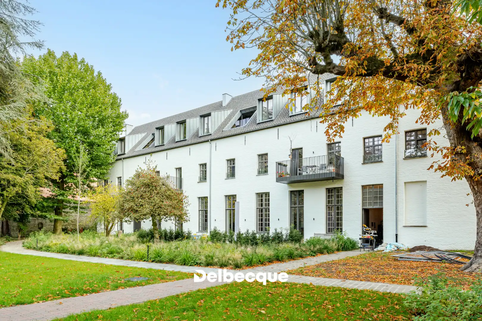 Fantastisch (hernieuwbouw) luxe dakappartement ( +/- 172,5 m²) met terras op een topligging in het centrum van Brugge foto {{pictureIndex}}