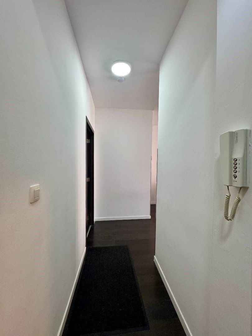 Enkel zonnige vibes in dit lichtrijk appartement! foto 8