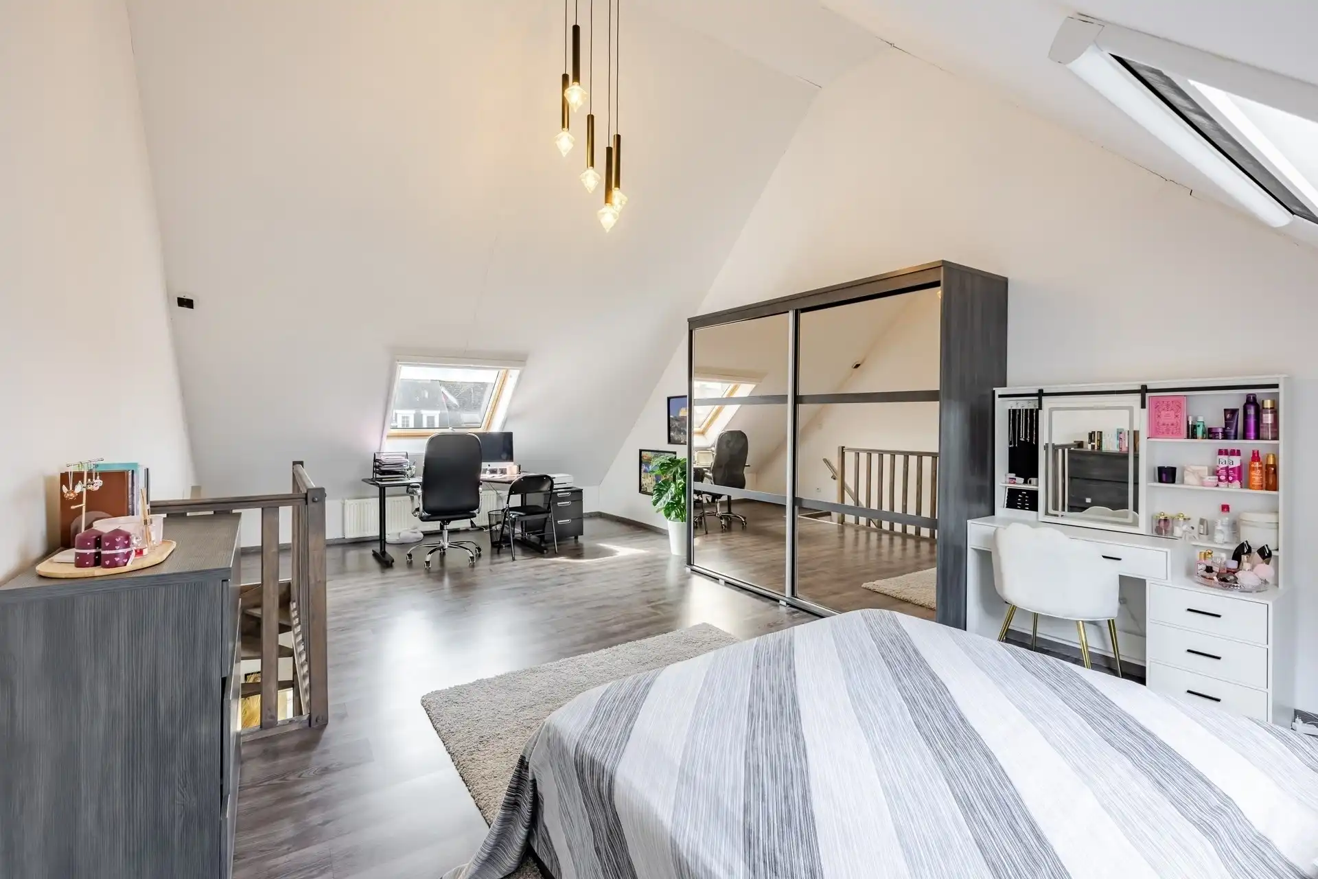 Prachtig gerenoveerde woning met 3 slks en tuin  foto 18
