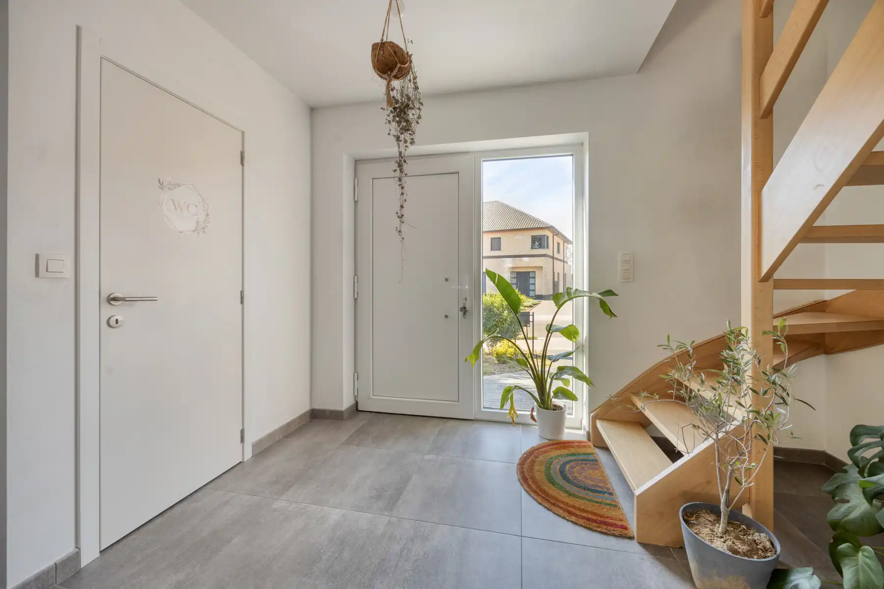 Leemans immobiliën biedt u deze uitzonderlijk ruime en energiezuinige woning aan in Merchtem! foto 3