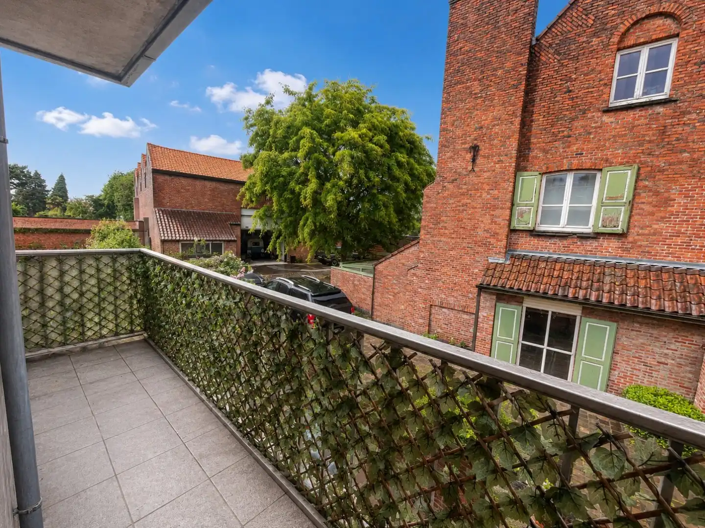 Residentie “Klokkegalm” – opbrengsteigendom met 3 appartementen en 3 garages foto 16