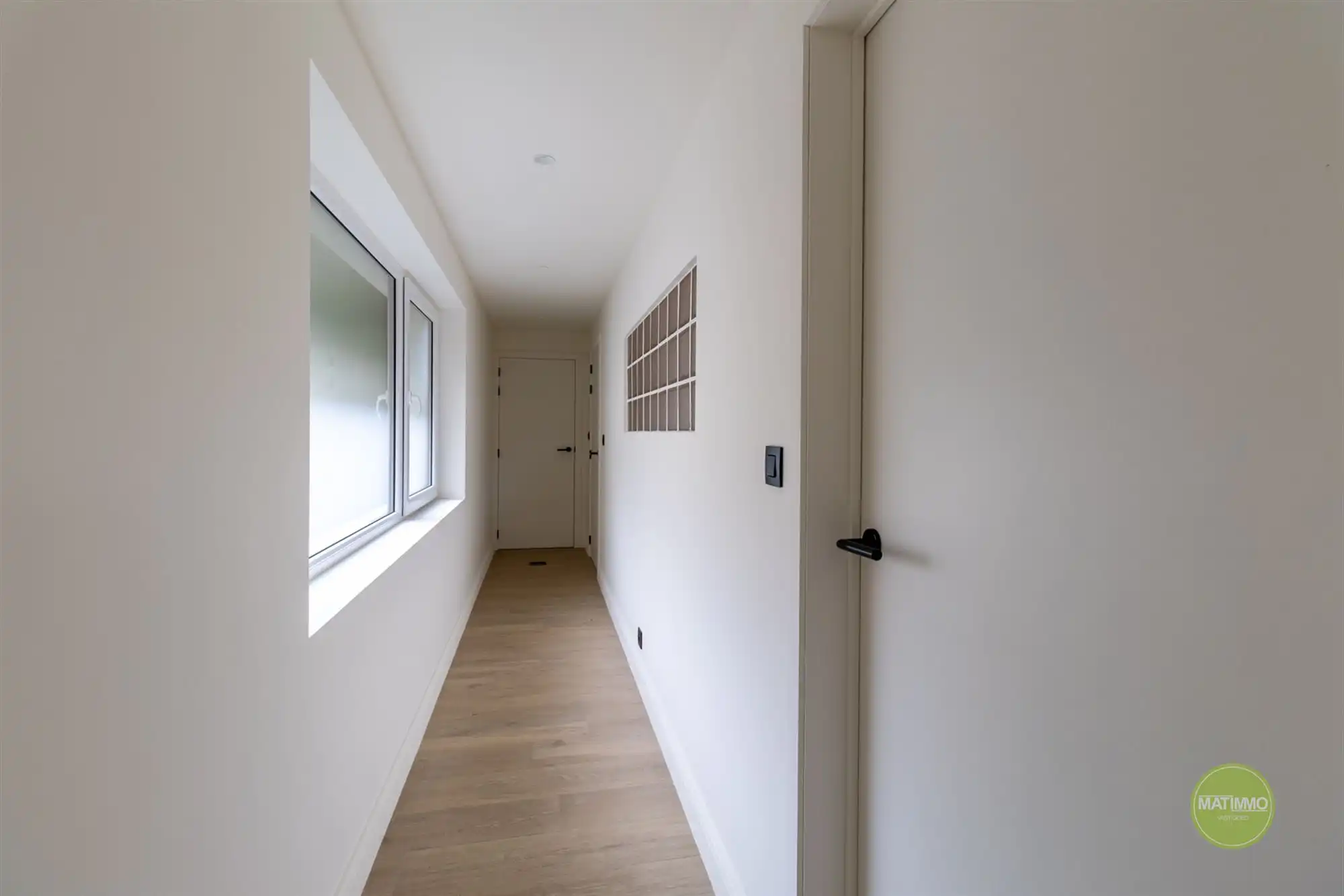 Gerenoveerde woning met twee slaapkamers en garage in Mol foto 5