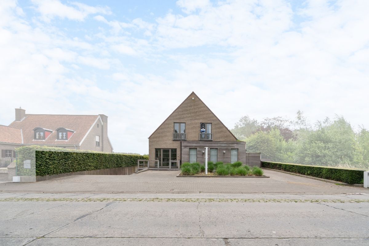 Ruime villa met ondergrondse garage op perceel van 2.263m² foto 22