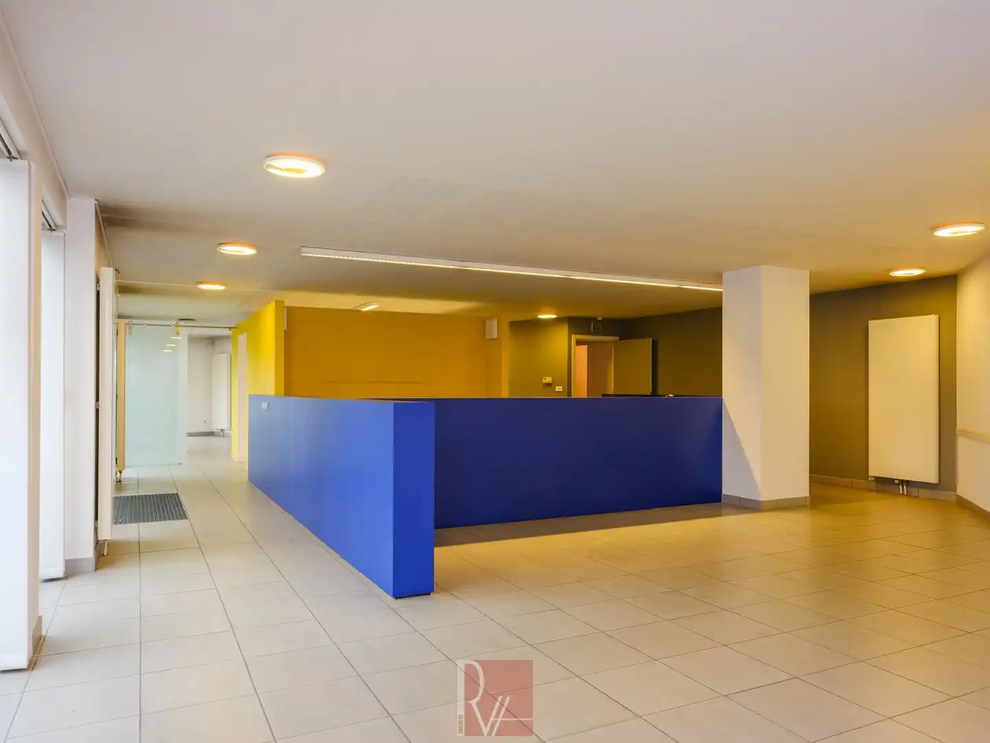 Kantoorruimte foto {{pictureIndex}}