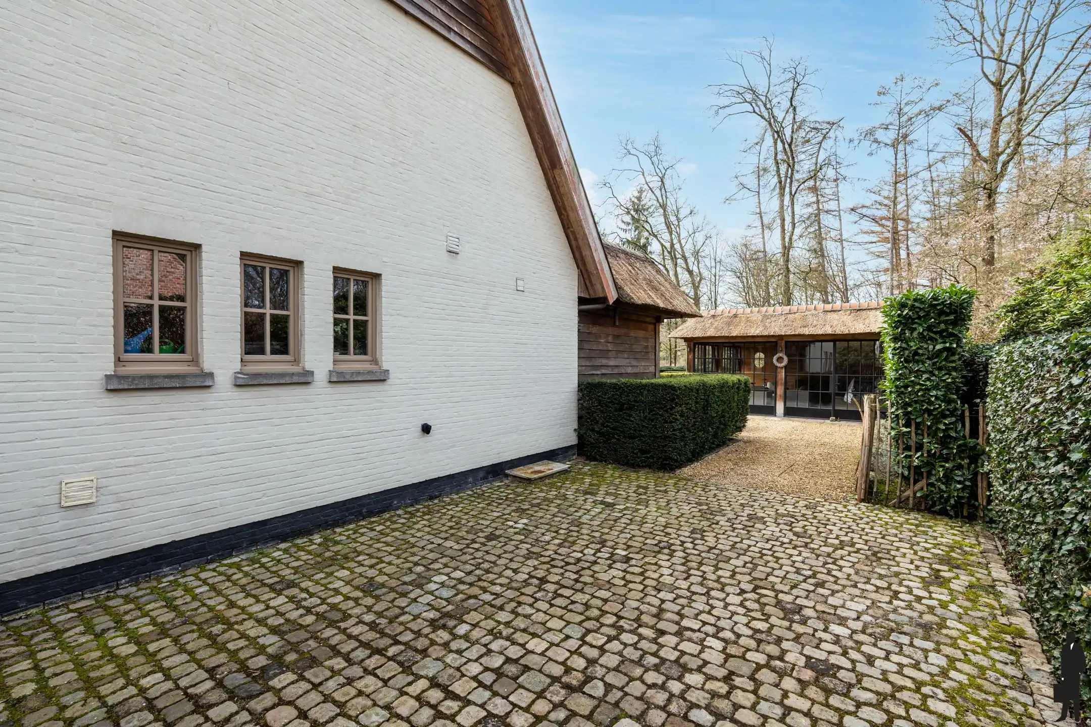 Prachtige villa met uitzicht op de weilanden van het kasteel foto 37