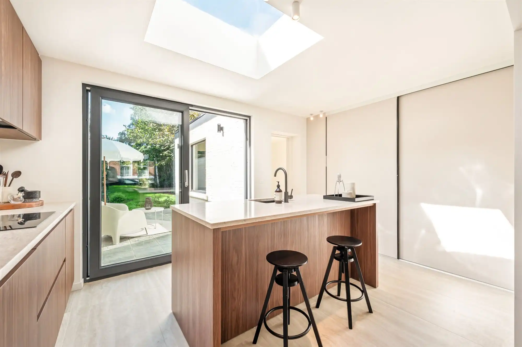 Gerenoveerde woning met 4 slk en grote tuin! foto 13