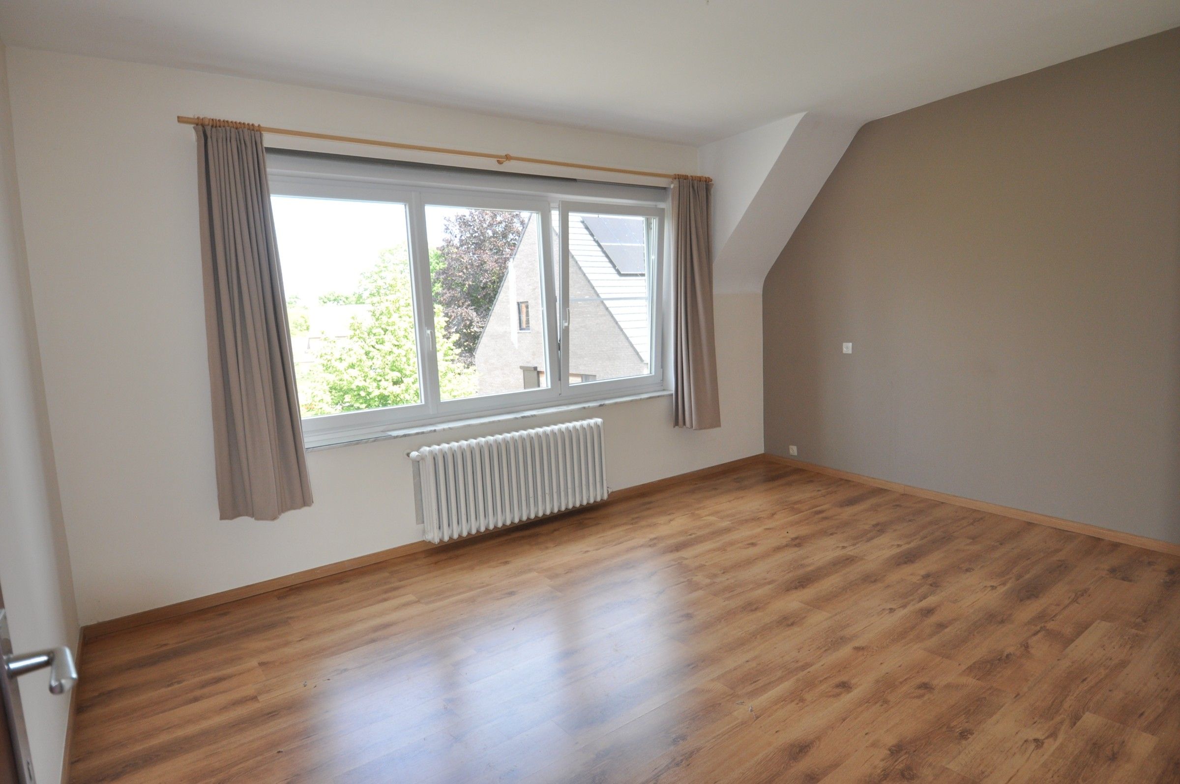 Ruim  2-slaapkamer appartement ! foto 3