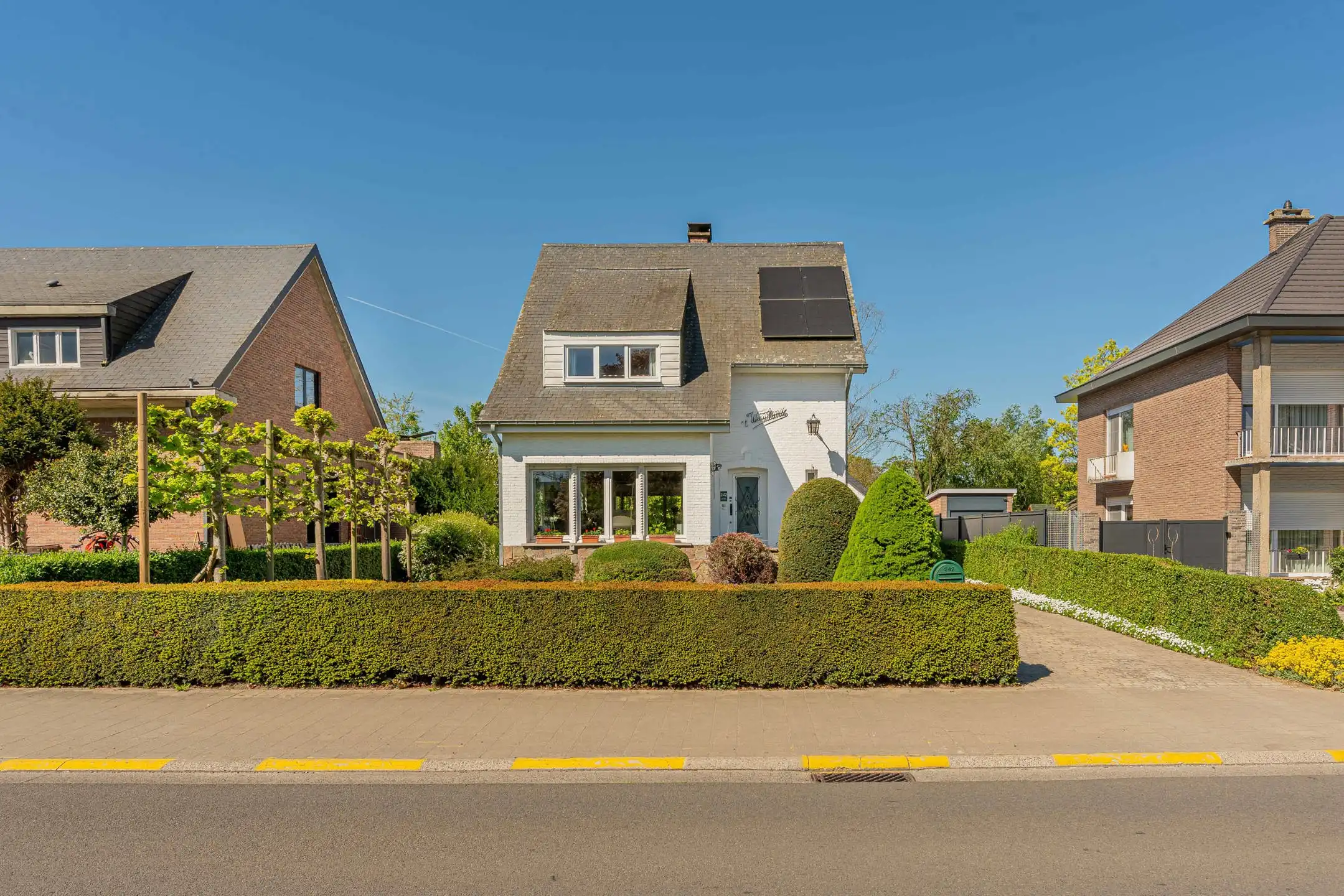 Charmante villa met 4 slaapkamers romantische tuin en garage foto 30