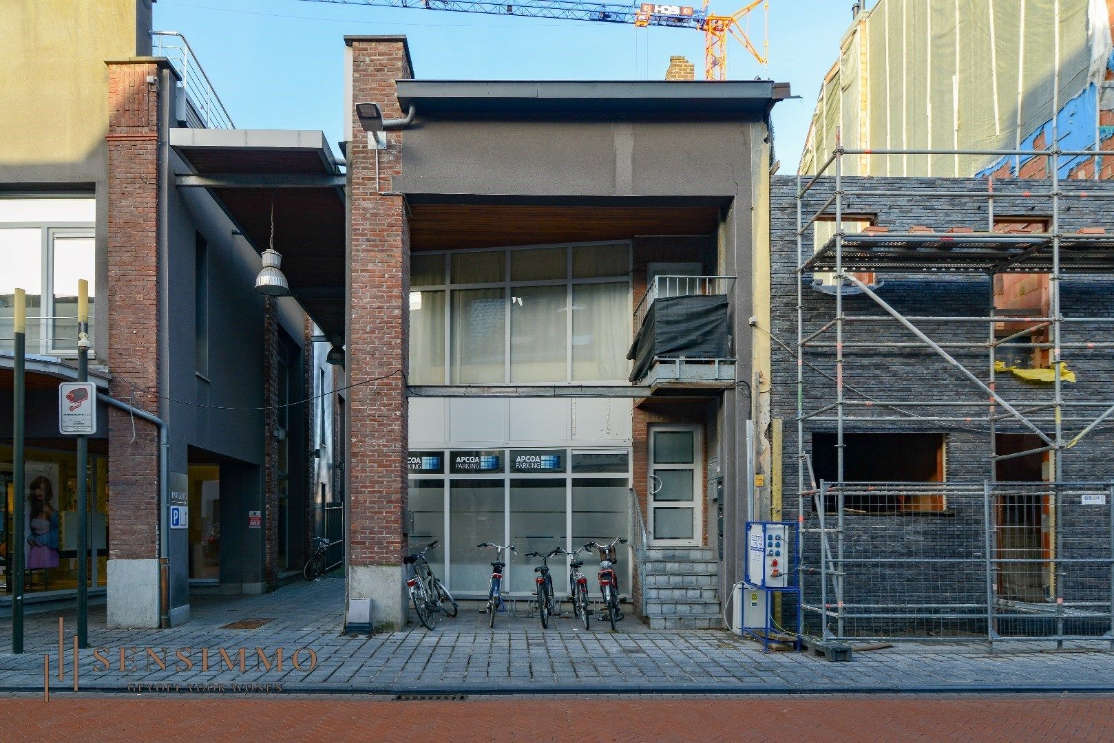 Interessante opbrengsteigendom gelegen op toplocatie in hartje Maasmechelen - Eisden. foto {{pictureIndex}}