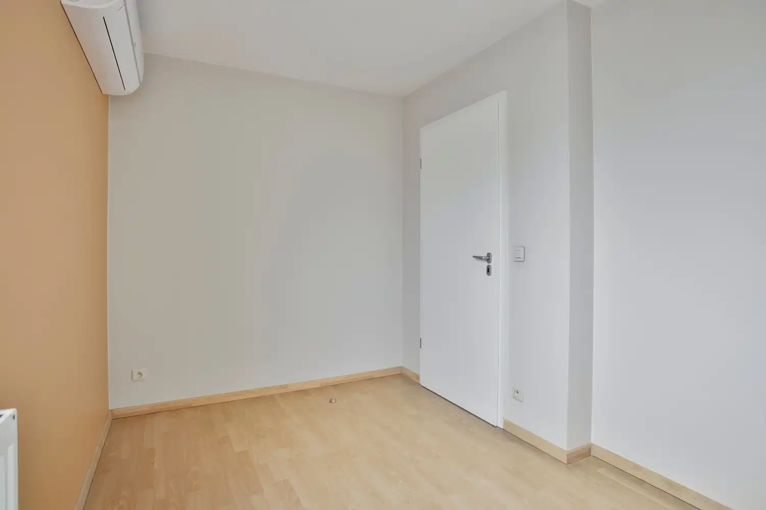 INSTAPKLAAR APPARTEMENT MET RUIM TERRAS IN HET CENTRUM VAN DIEST! foto 26