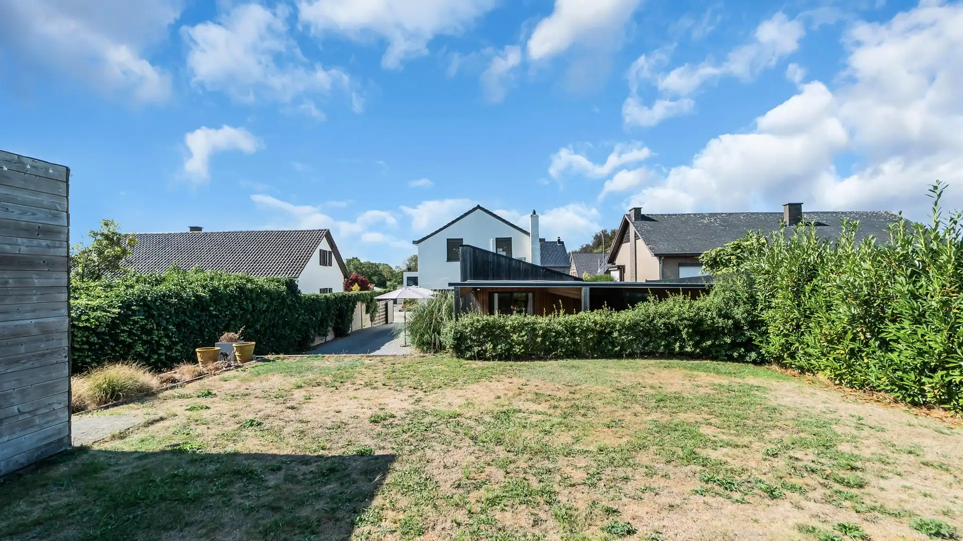 Instapklare en gerenoveerde woning met 3 slpkrs te As foto 26