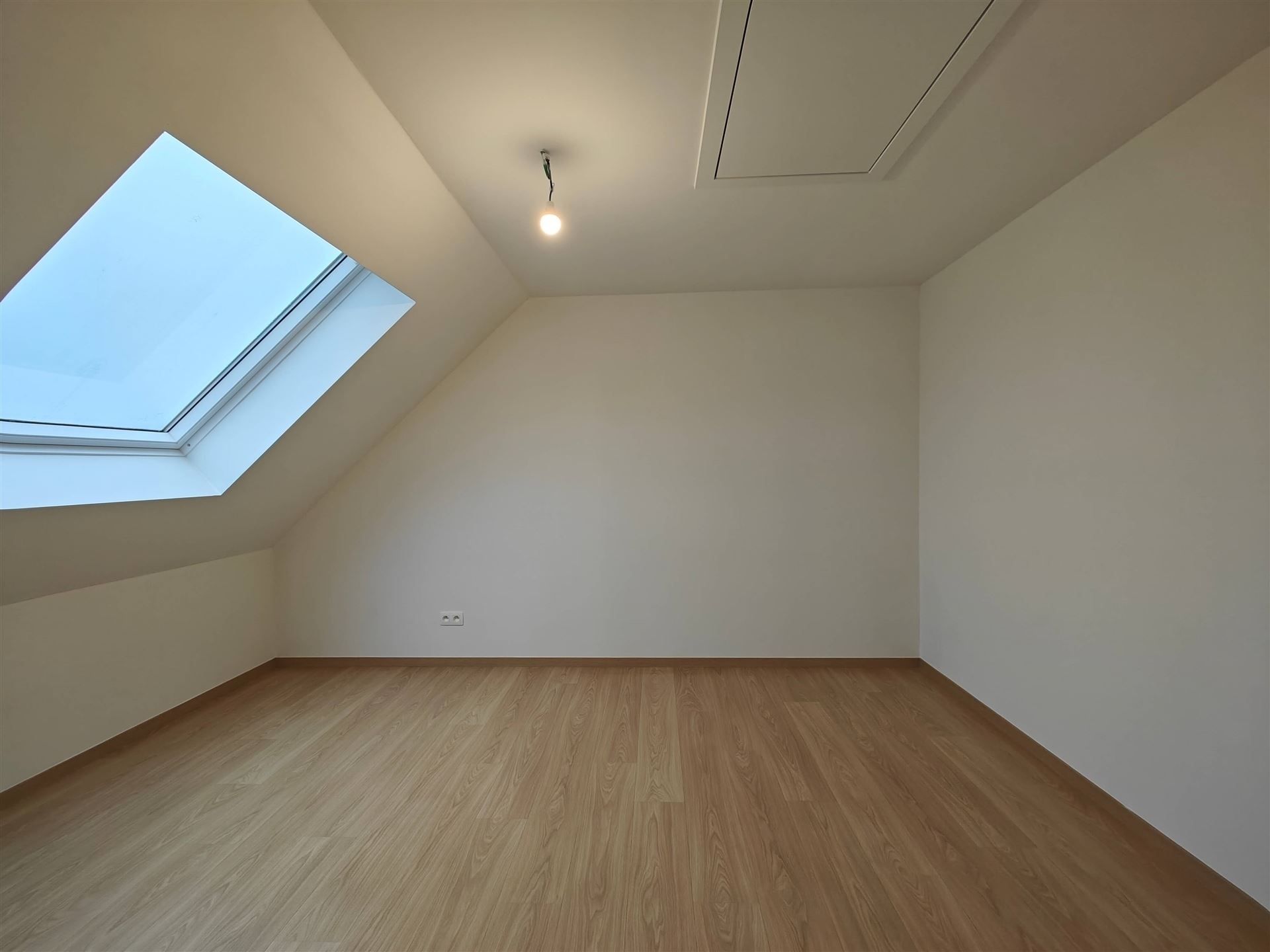 Nieuwbouwwoning te vucht met 3 slaapkamers foto 20