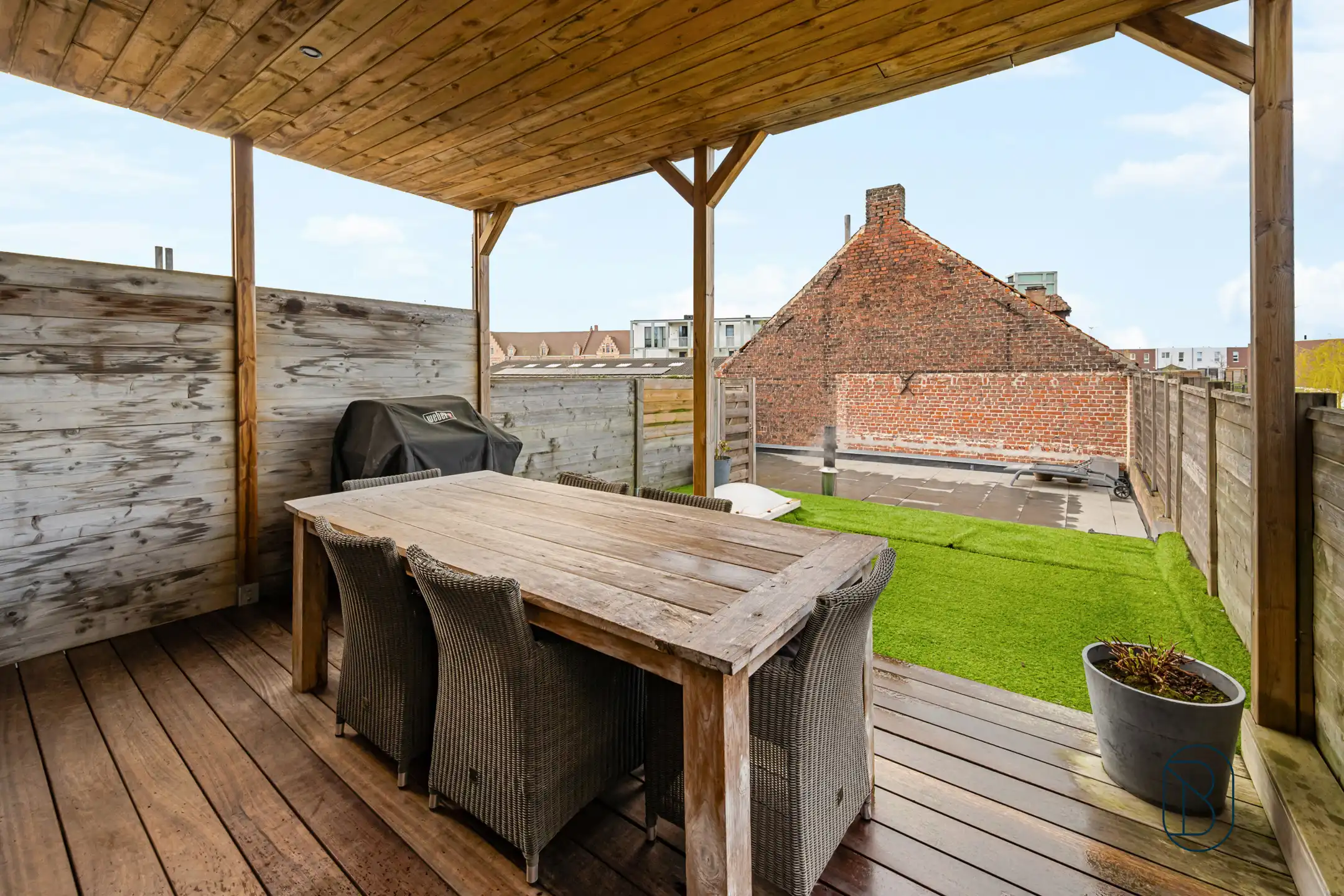 Topgelegen frituur en instapklaar duplex appartement foto 24