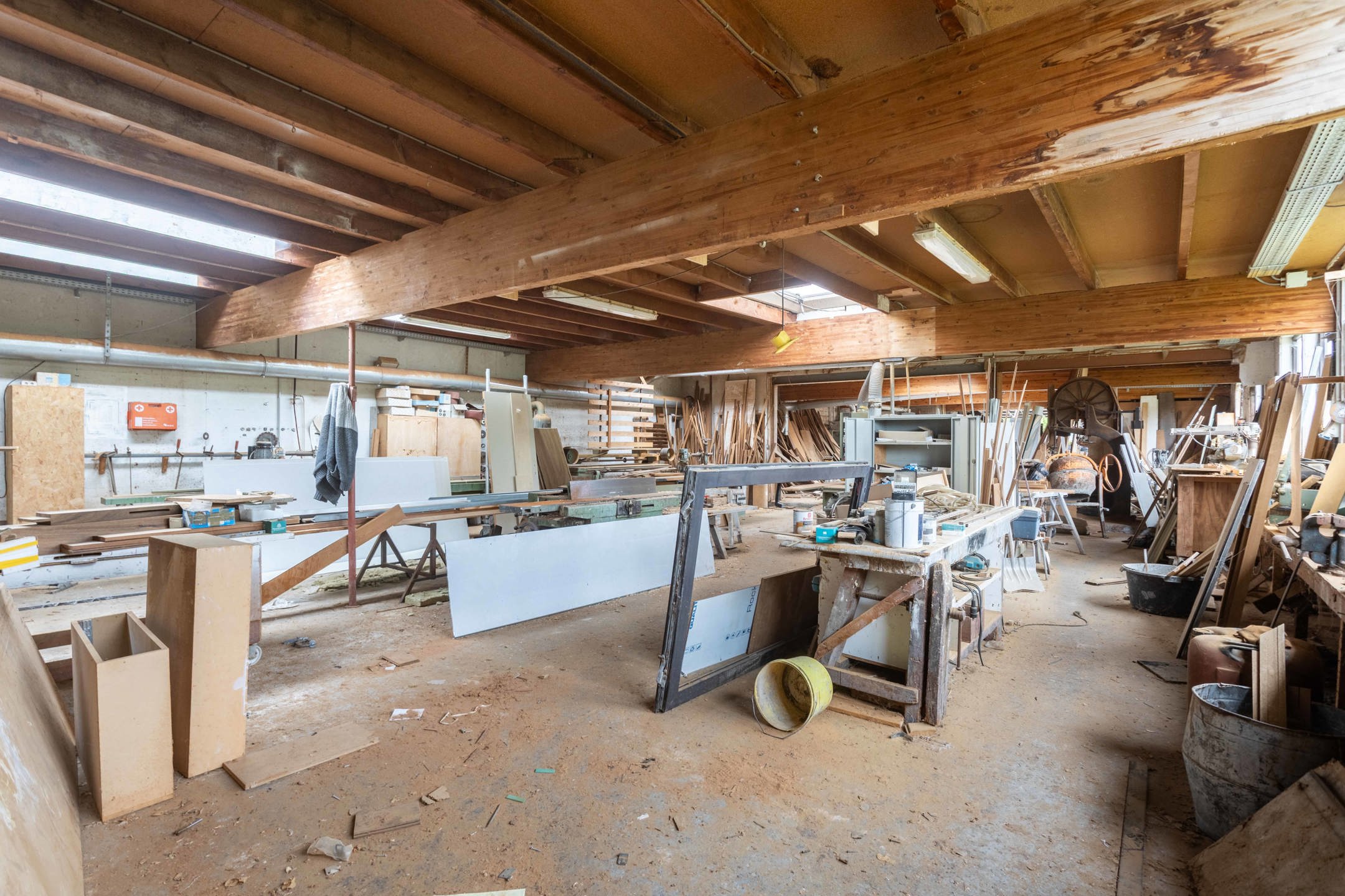 Atelier/loods met bouwgrond en parking in Nederename foto 6