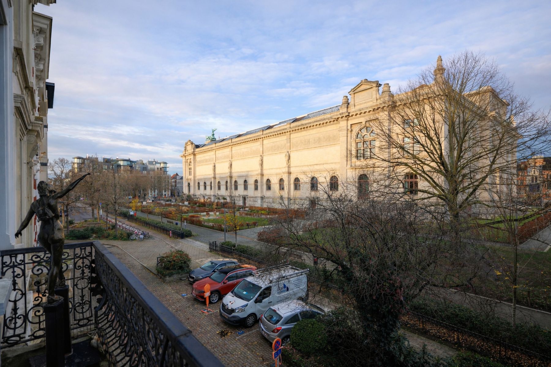 Riante herenwoning met zicht op het KMSKA foto 10