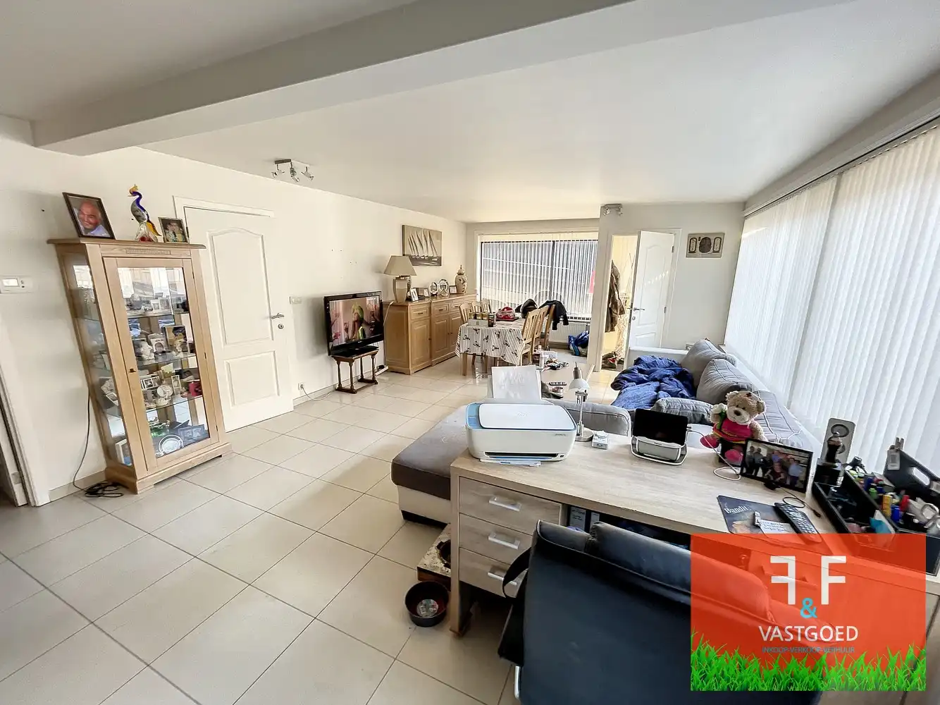 APPARTEMENT TE KOOP TE GERAARDSBERGEN foto {{pictureIndex}}