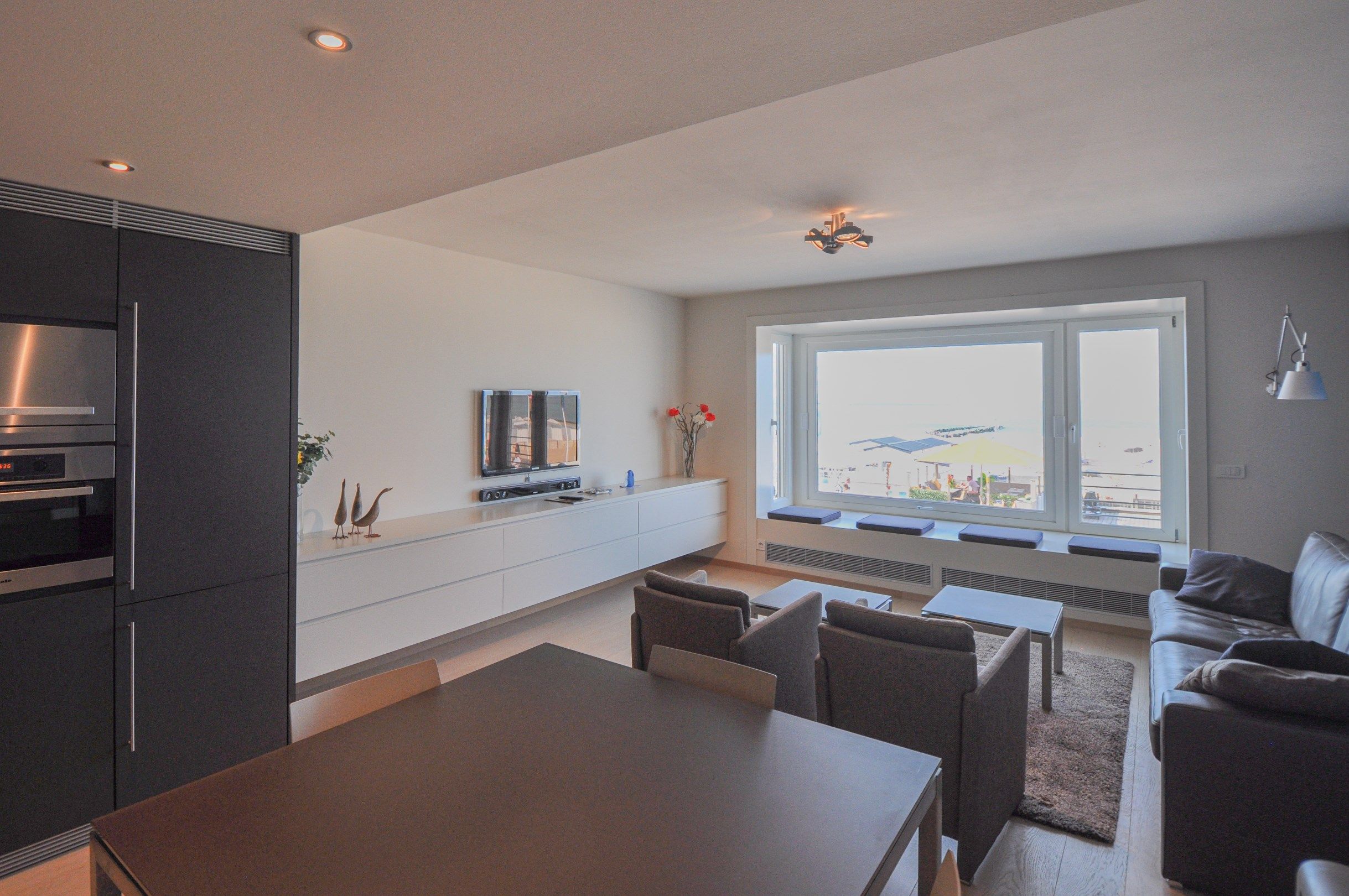 Appartement met frontaal zeezicht gelegen nabij het Driehoeksplein. foto 4