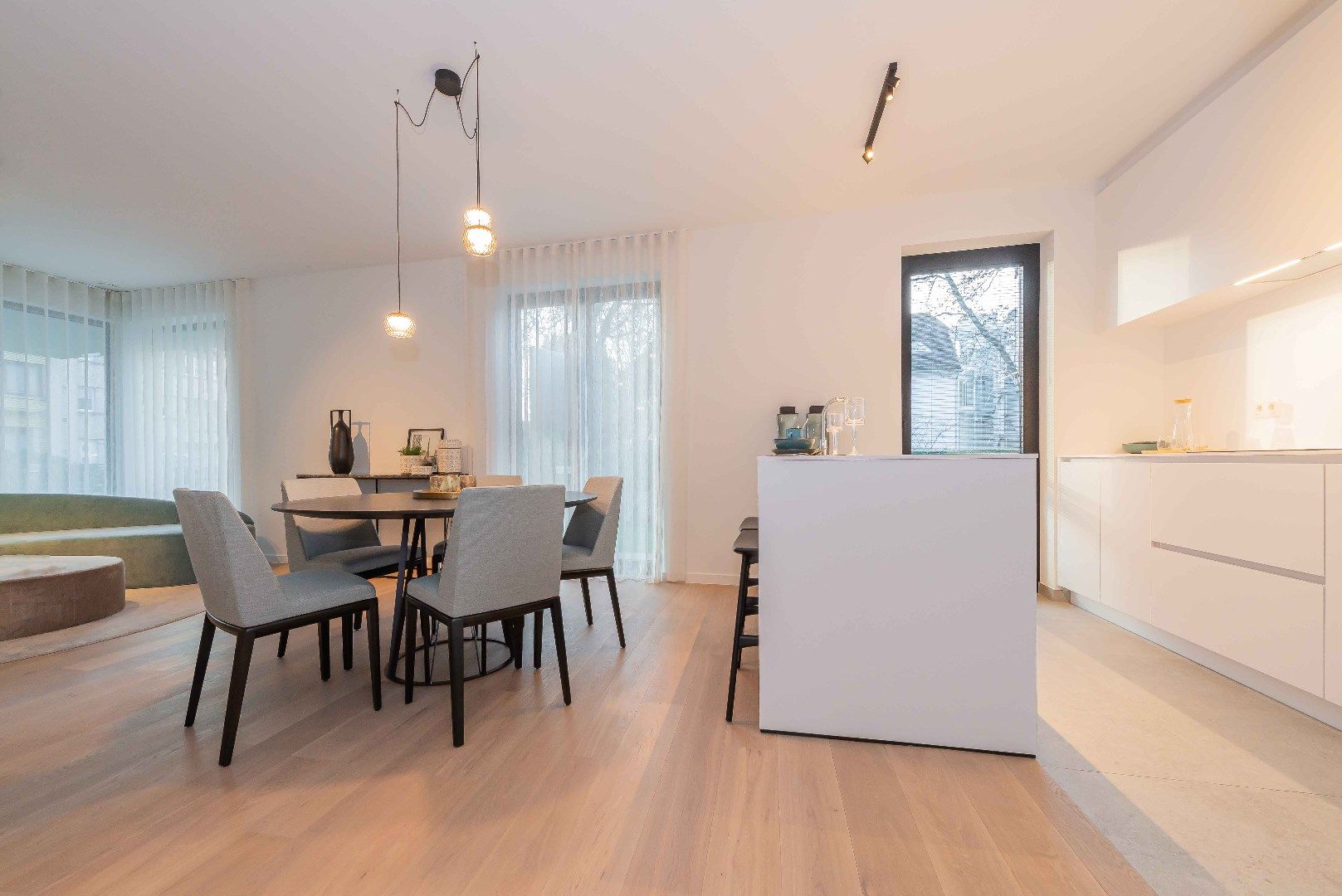 Nieuwe prijs - Instapklaar appartement in het centrum van Ronse - 6% btw mogelijk! foto 3