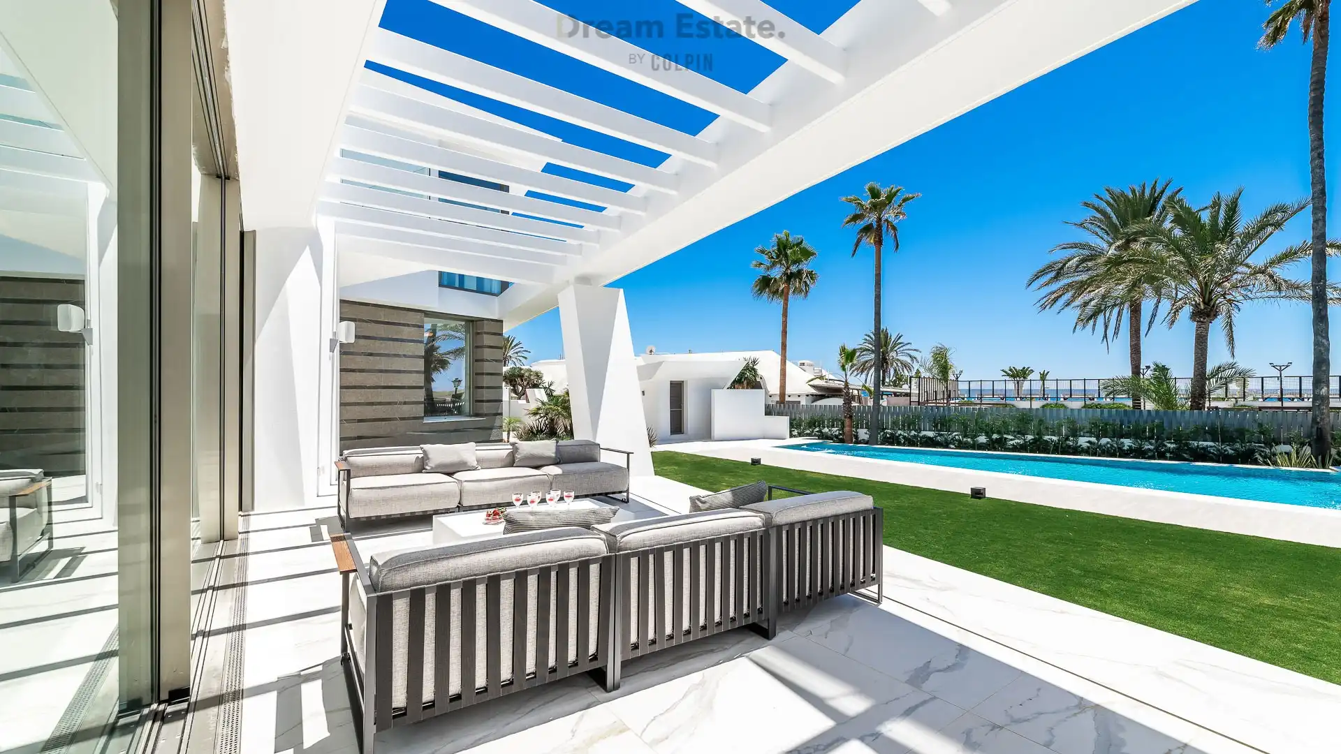 Hypermoderne frontline villa in Los Monteros foto 51