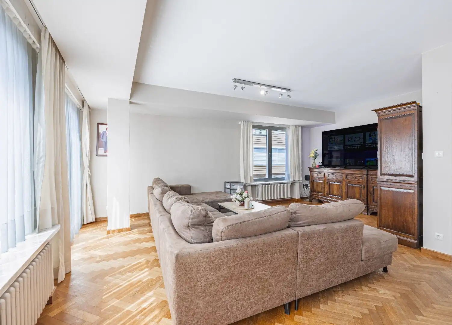 Instapklare, lichtrijke bel-etage woning met ruime garage en terras op centrale ligging foto 6