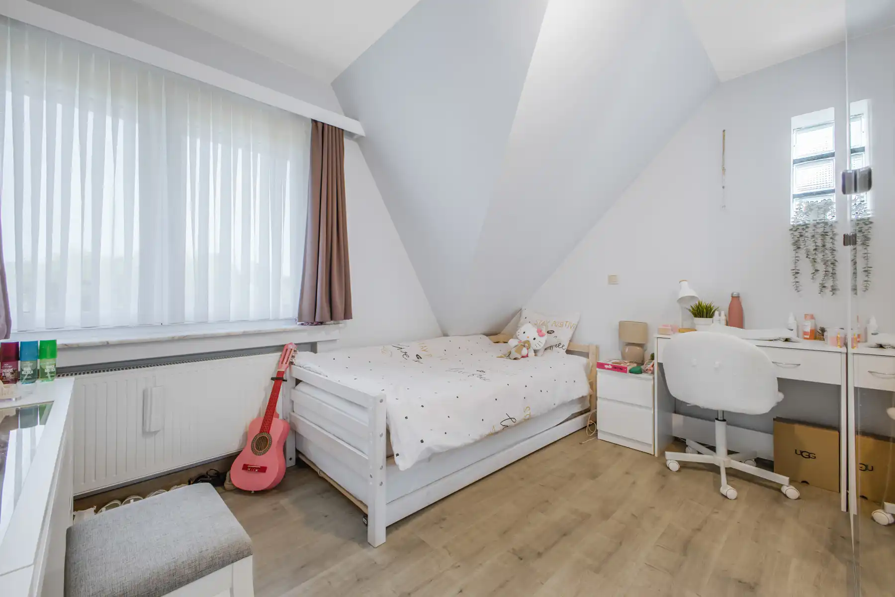 Goed gelegen woning met drie slaapkamers en garage foto 12