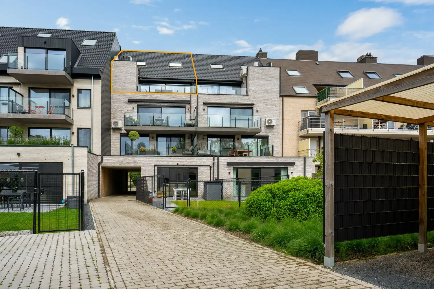 Energiezuinig app. met 3 slpkrs, 2 terrassen en garagebox te Heist-op-den-Berg foto 17