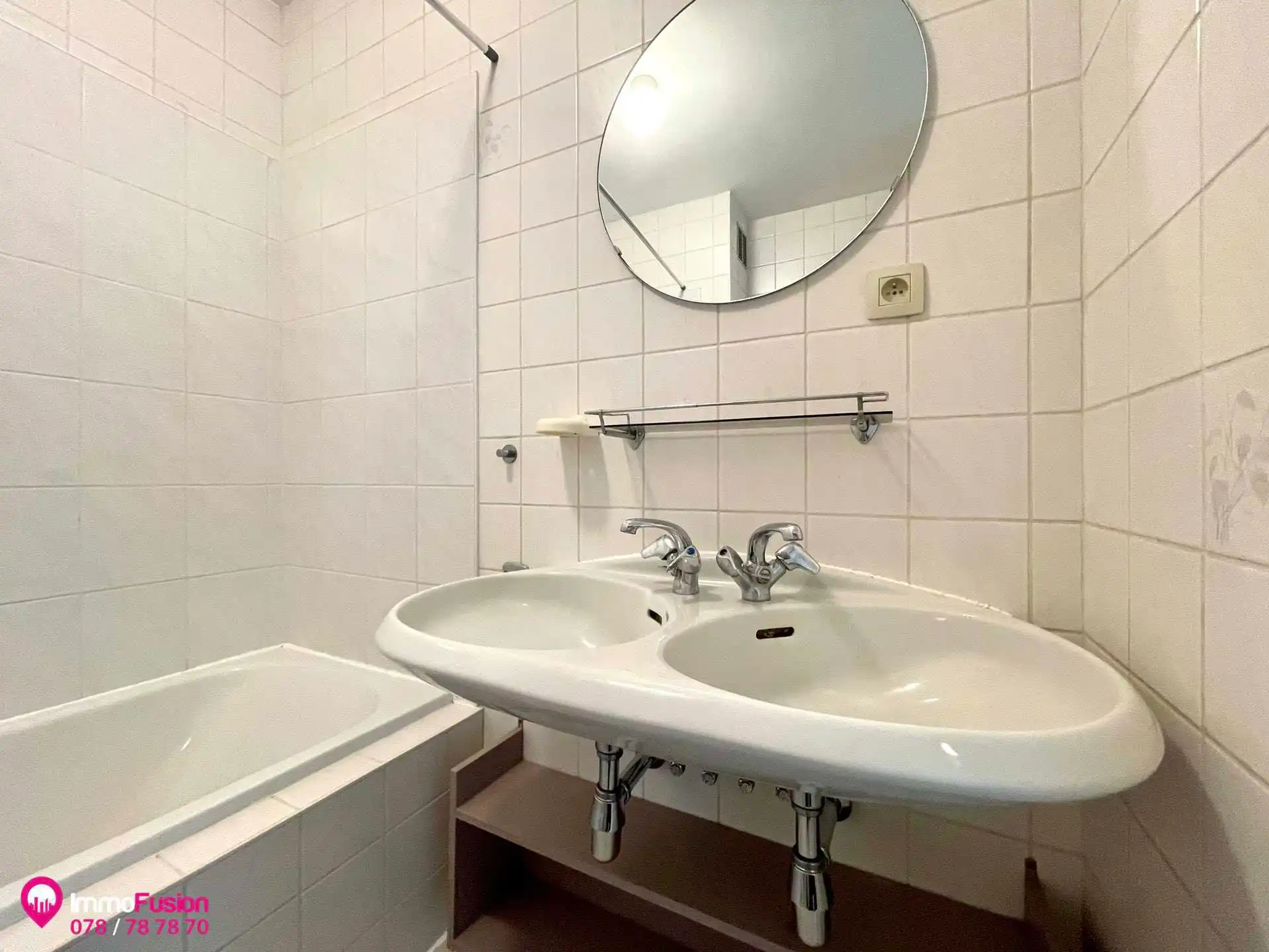 Mooi 2-slaapkamer appartement met terras in het centrum! foto 16