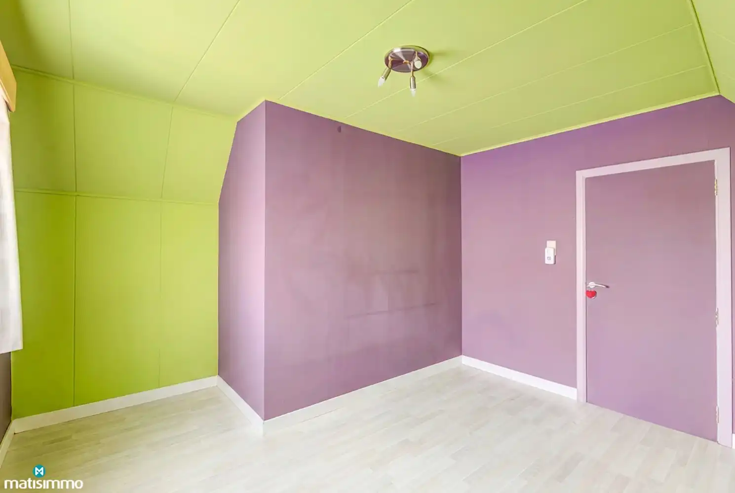 KARAKTERVOLLE EENGEZINSWONING MET 5 SLAAPKAMERS, GARAGE, CARPORT EN TUIN NABIJ HET CENTRUM VAN BILZEN foto 27