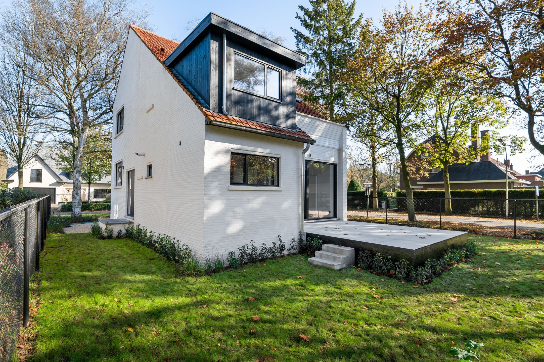 Prachtig gerenoveerde woning op toplocatie in Brasschaat ! foto 19