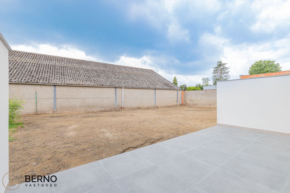 Nieuwbouwwoning met tuin foto 16