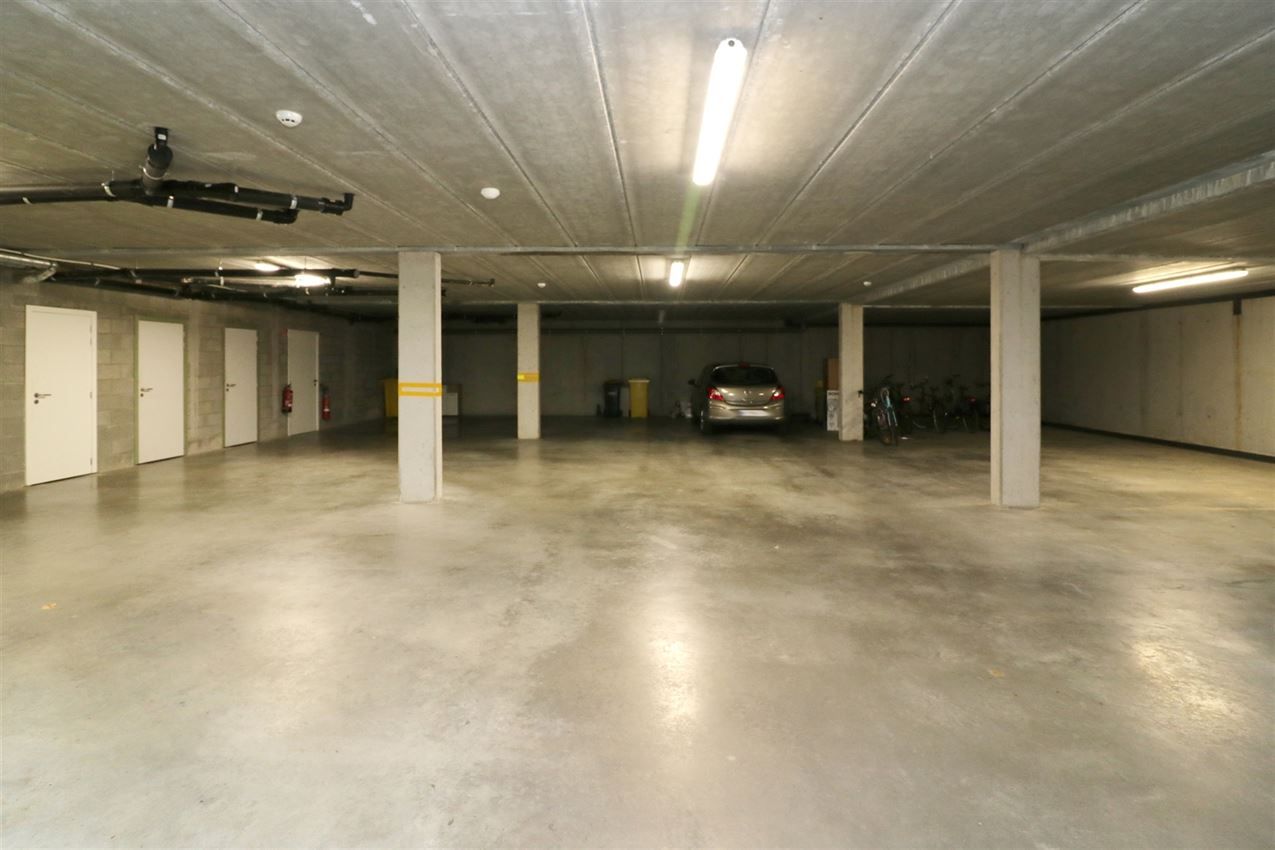 Duplex met 2 slpk., zuidterras en autostplts op rustige locatie foto 23