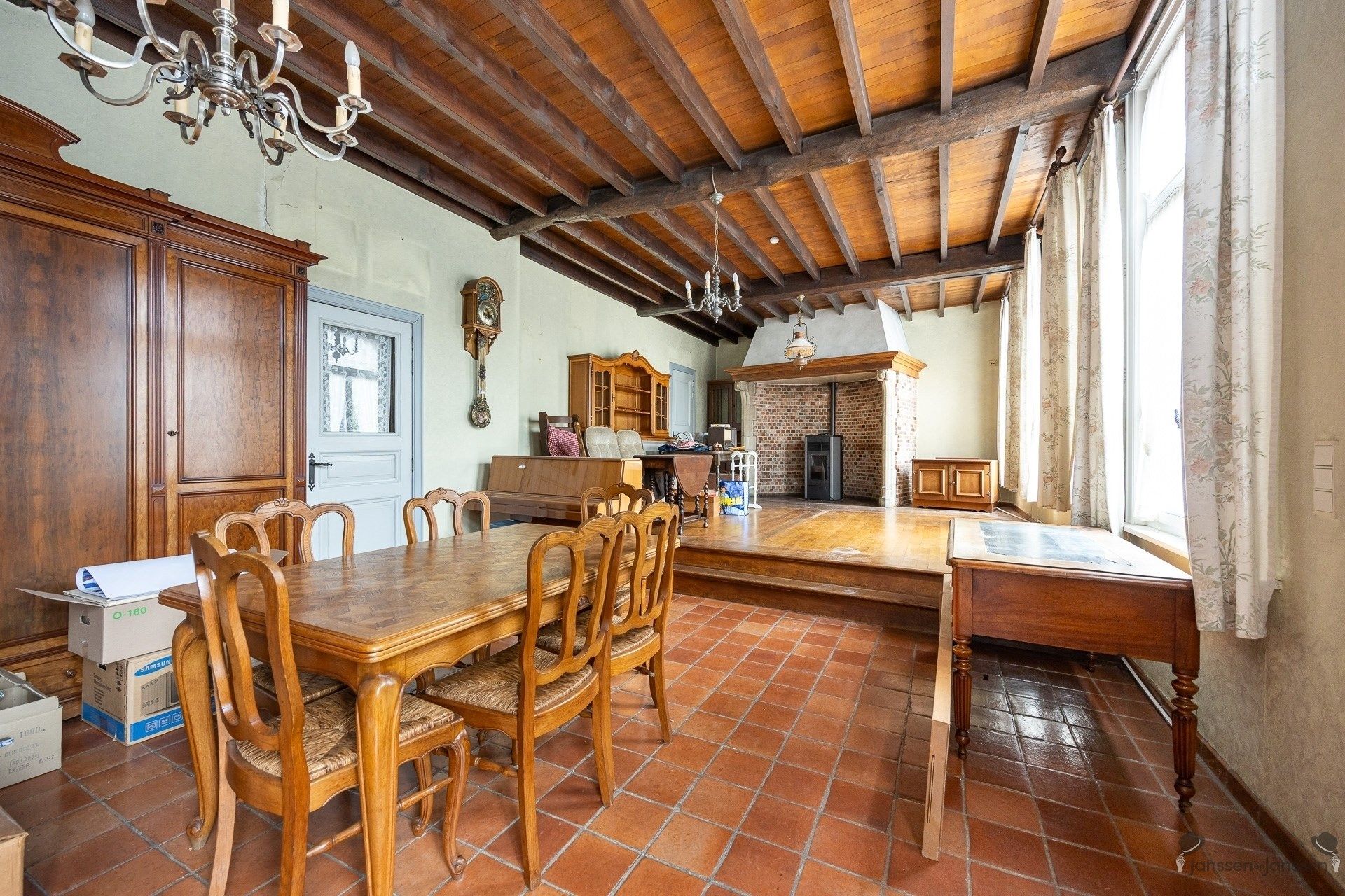 Authentieke woning met karakter in het hart van Sint-Lenaarts foto 3