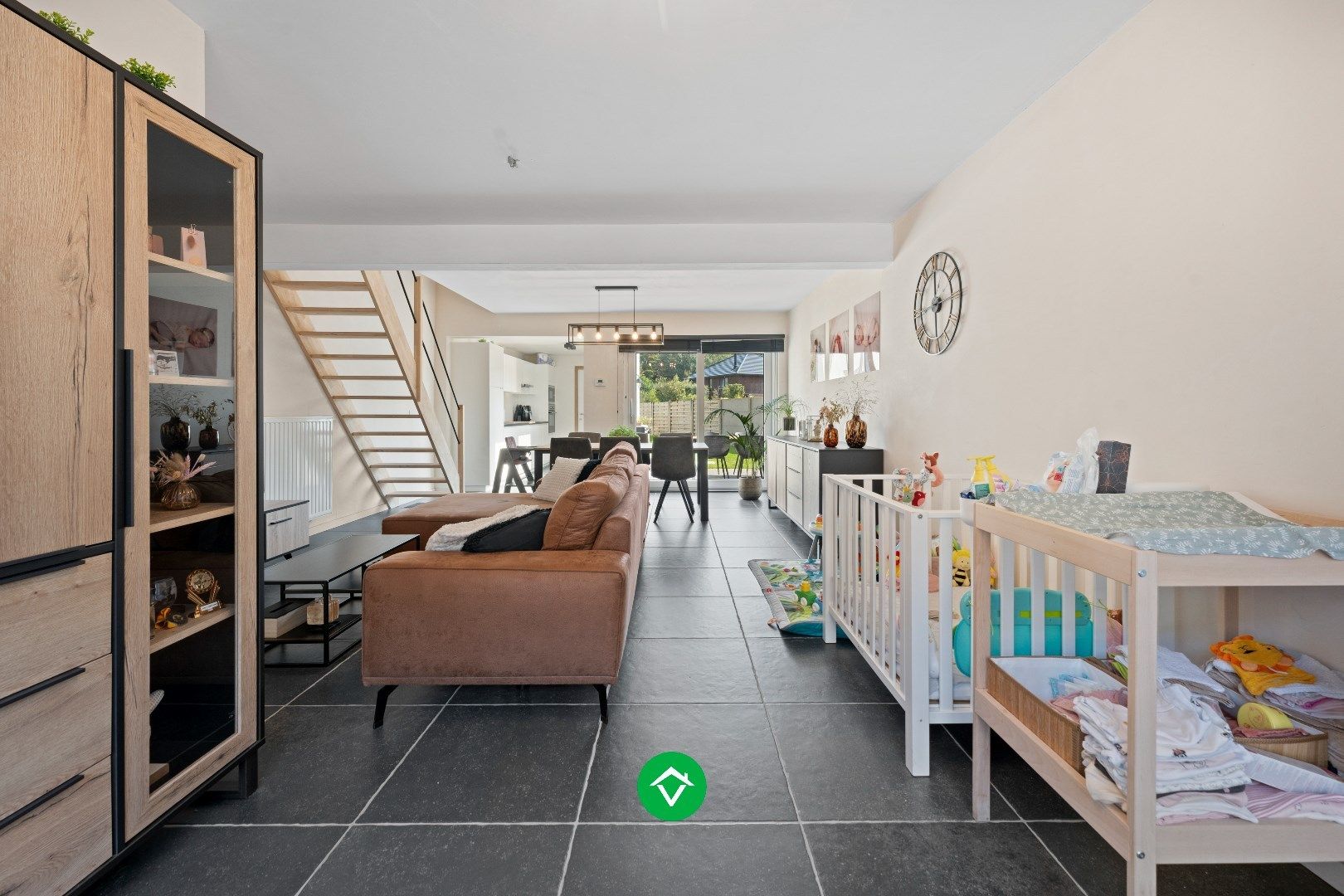 Volledig vernieuwde woning met 3 slaapkamers en bijgebouw in centrum Koekelare foto 3