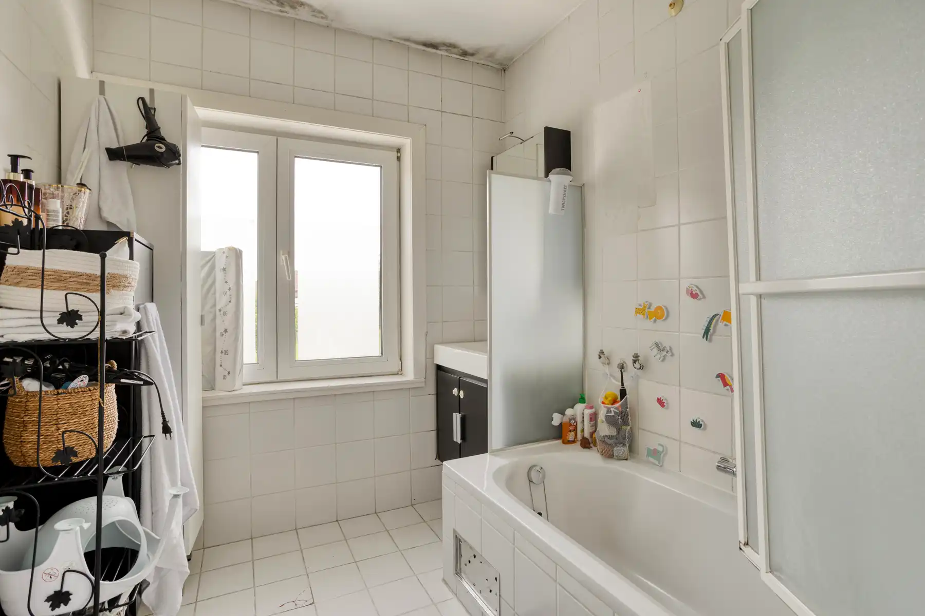 Goed gelegen woning met 3 slaapkamers, bureau en tuin foto 23