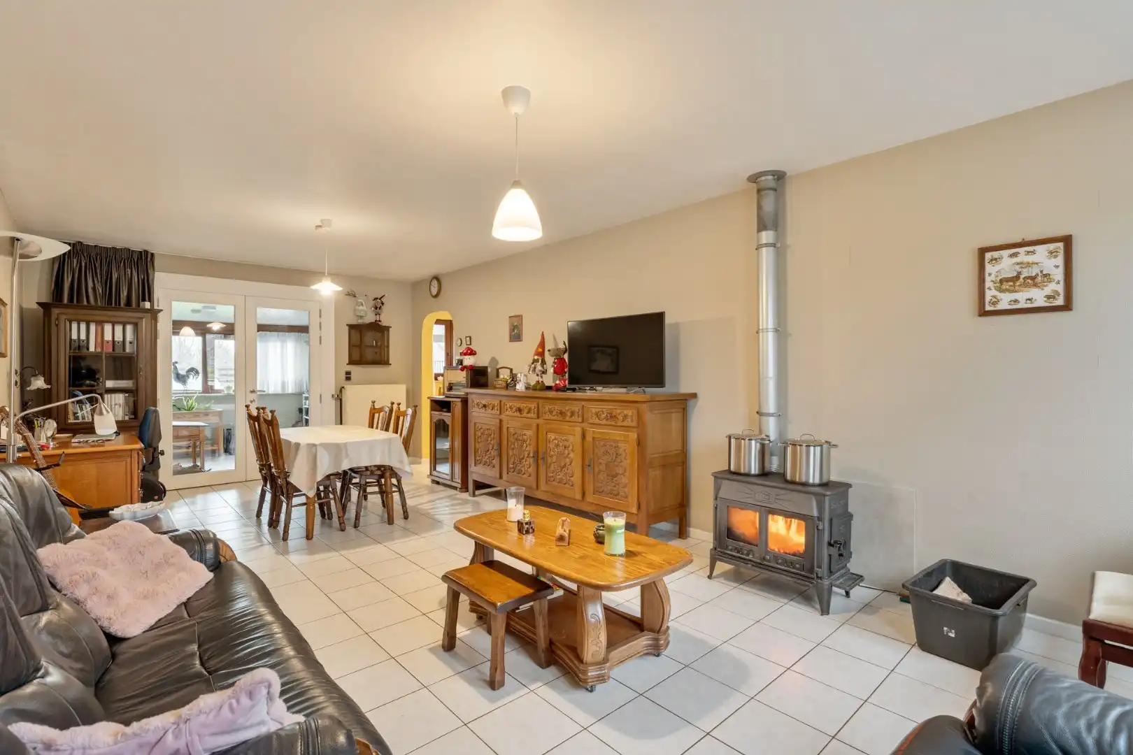 Vrijstaande gezinswoning, gebouwd in 1993 op een perceel van 5a74ca, gunstige ligging vlakbij het centrum. foto 6