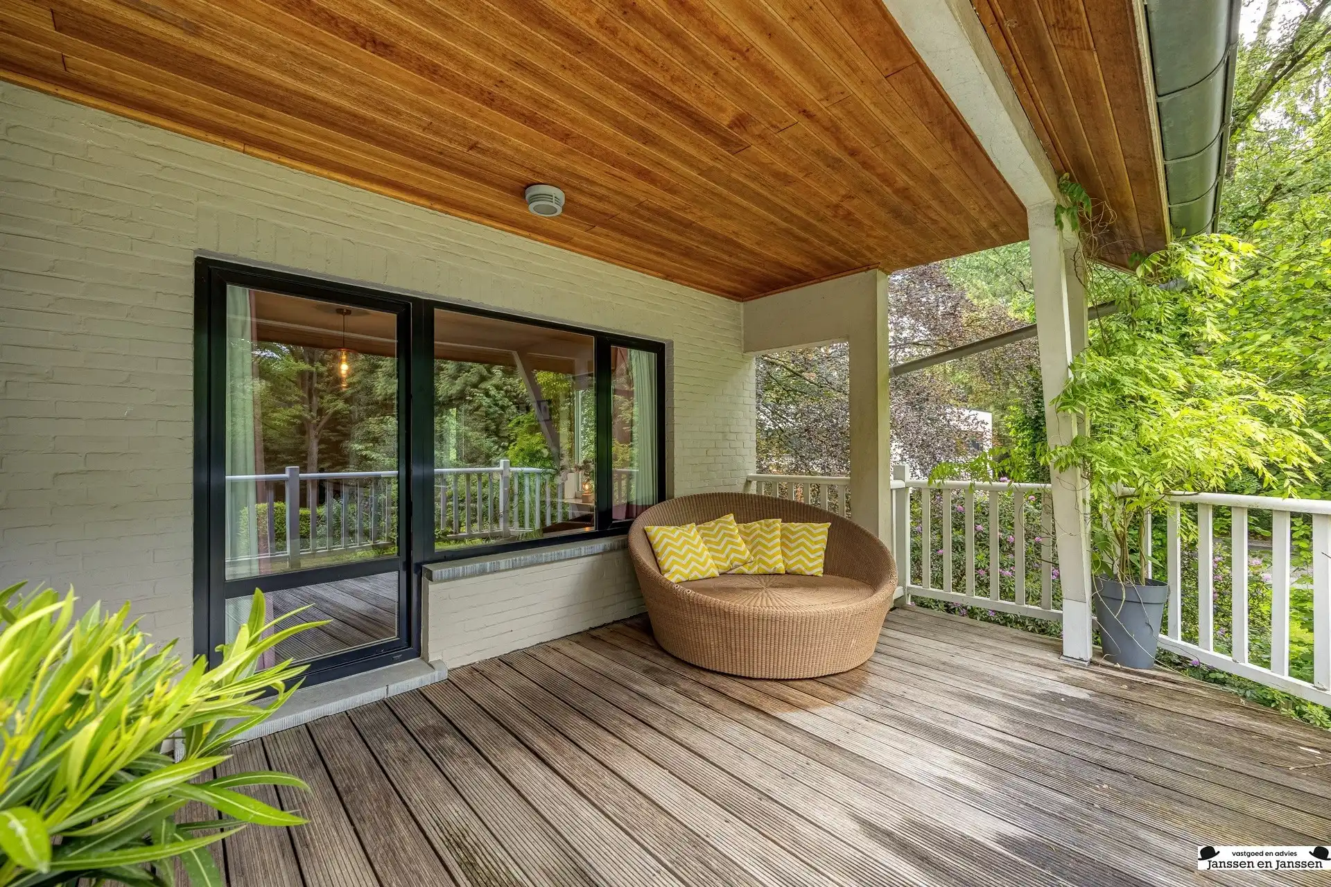 Exclusieve villa op royaal perceel van 3.000 m² grenzend aan uniek natuurdomein foto 17