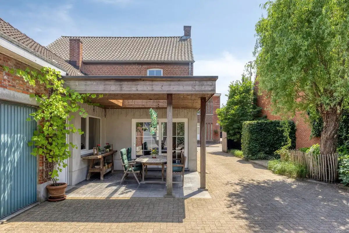 Gezinswoning te koop te Kalmthout-Nieuwmoer met grote polyvalente ruimte! foto 3